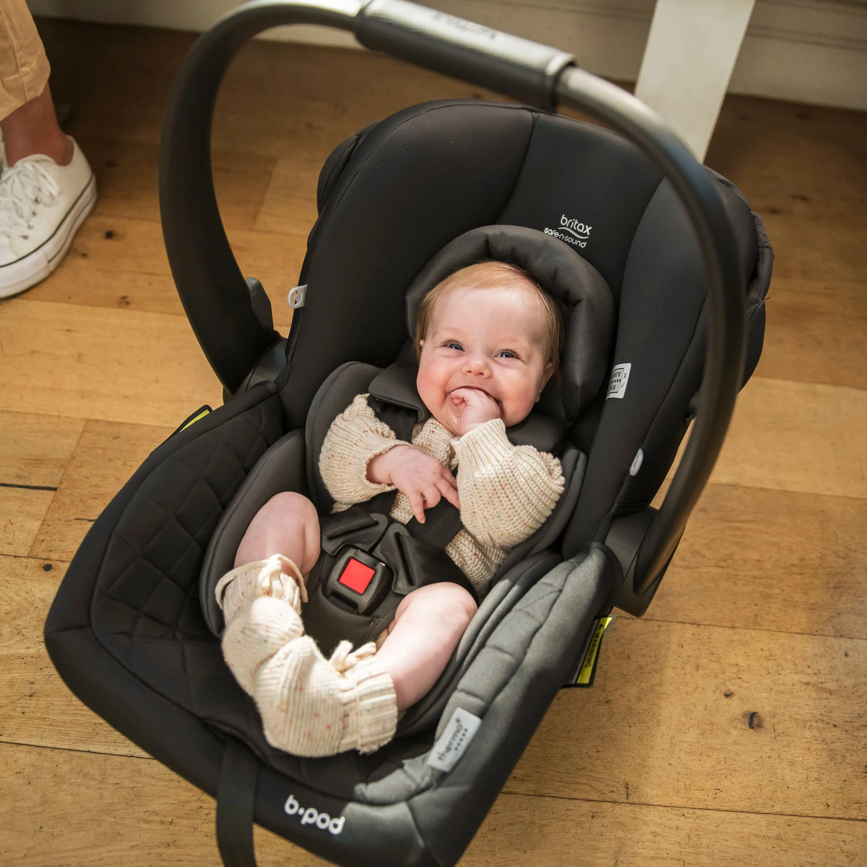 Britax Safe-n-Sound b-pod Baby Capsule ( LBW)