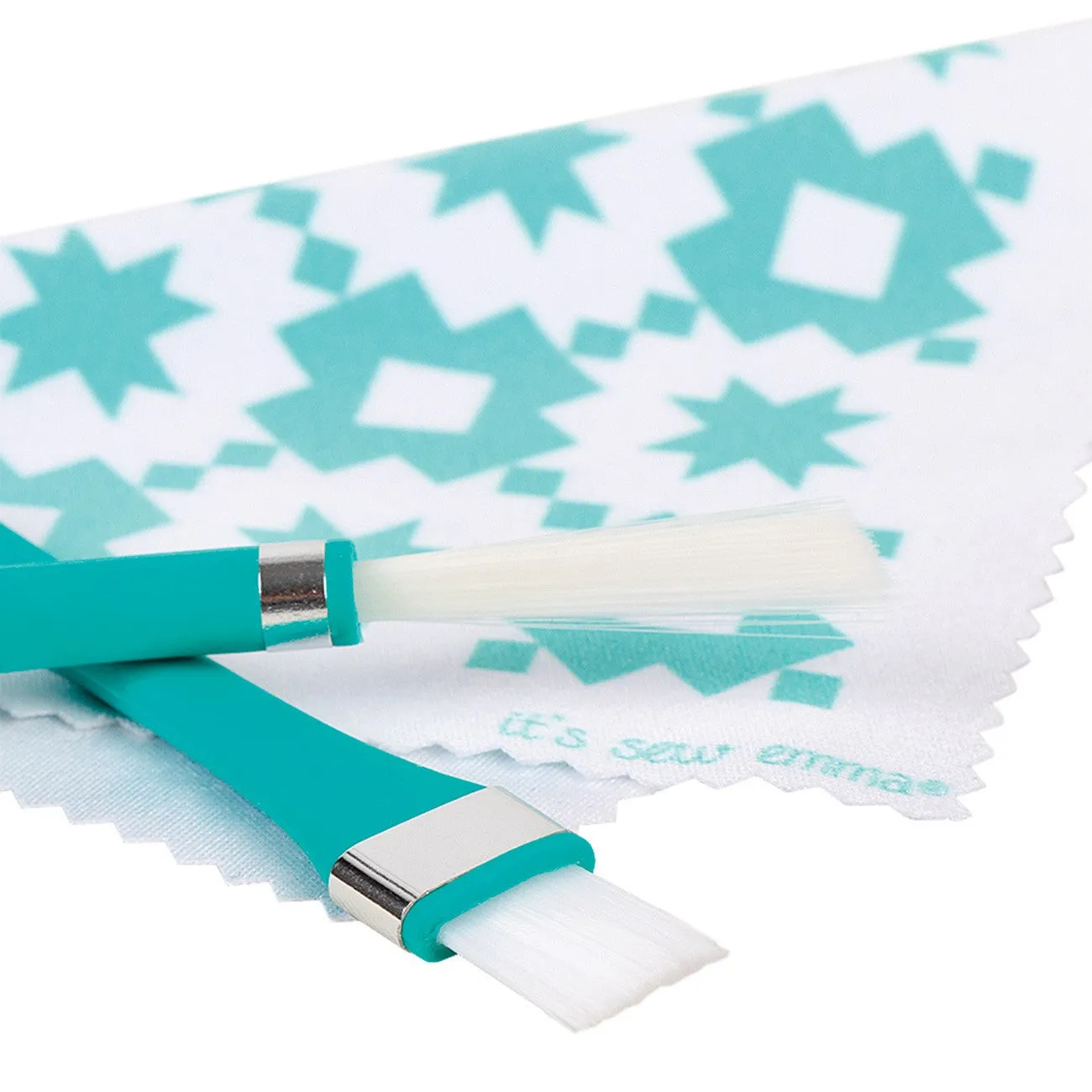Oh Sew Clean Brush and Cloth Set