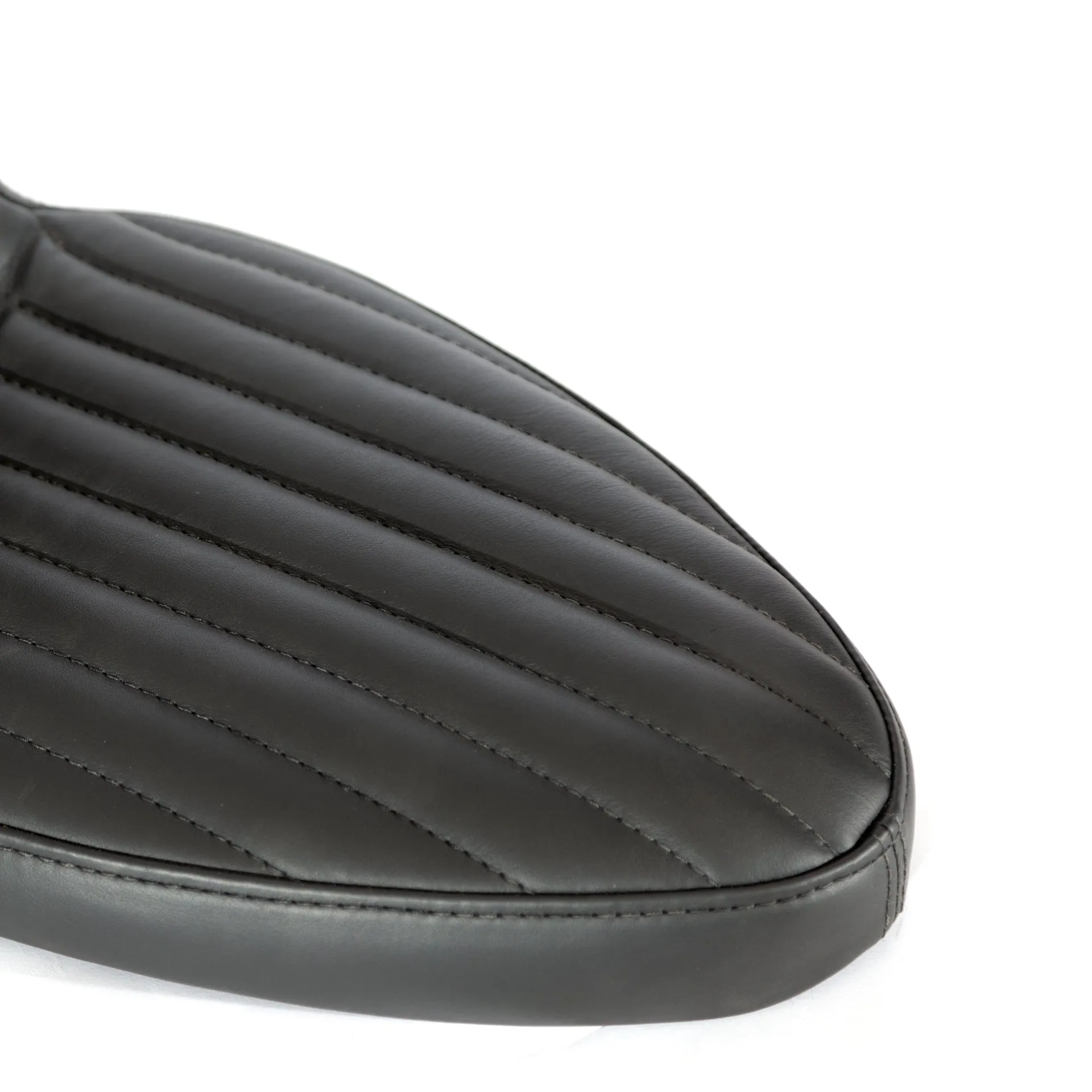 Rigid Frame King Cobra Seat - Vertical Tuck N Roll