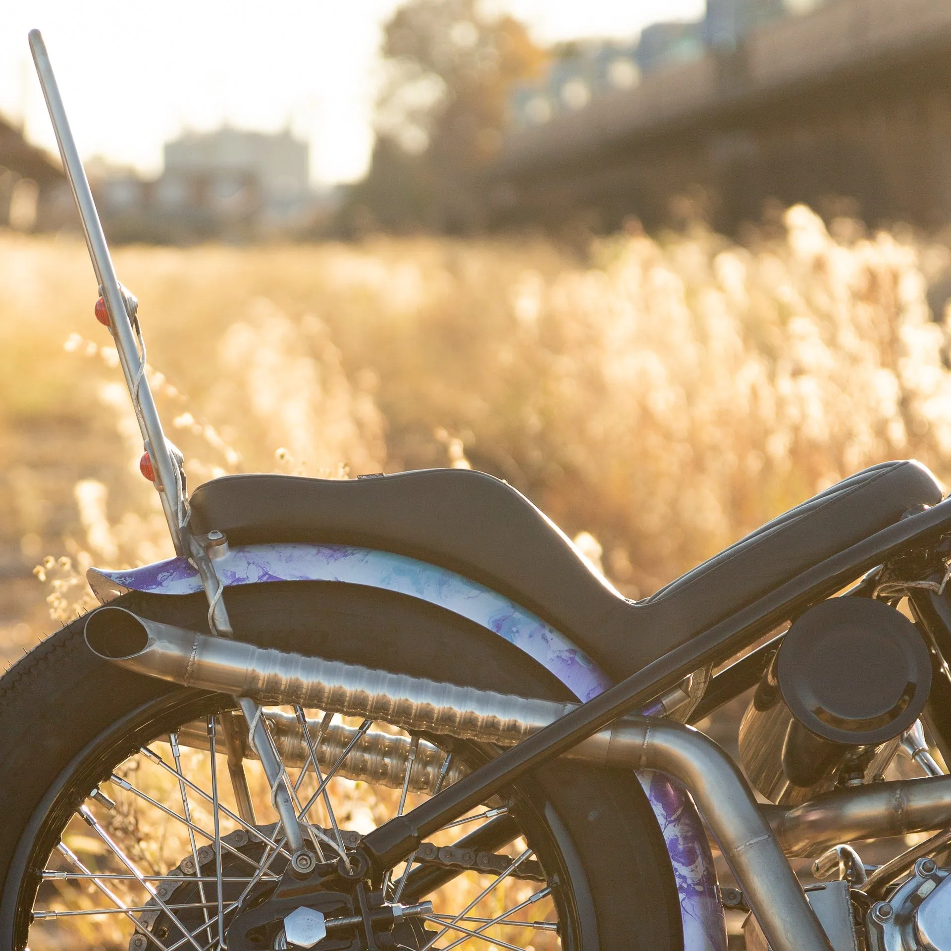 Rigid Frame King Cobra Seat - Vertical Tuck N Roll