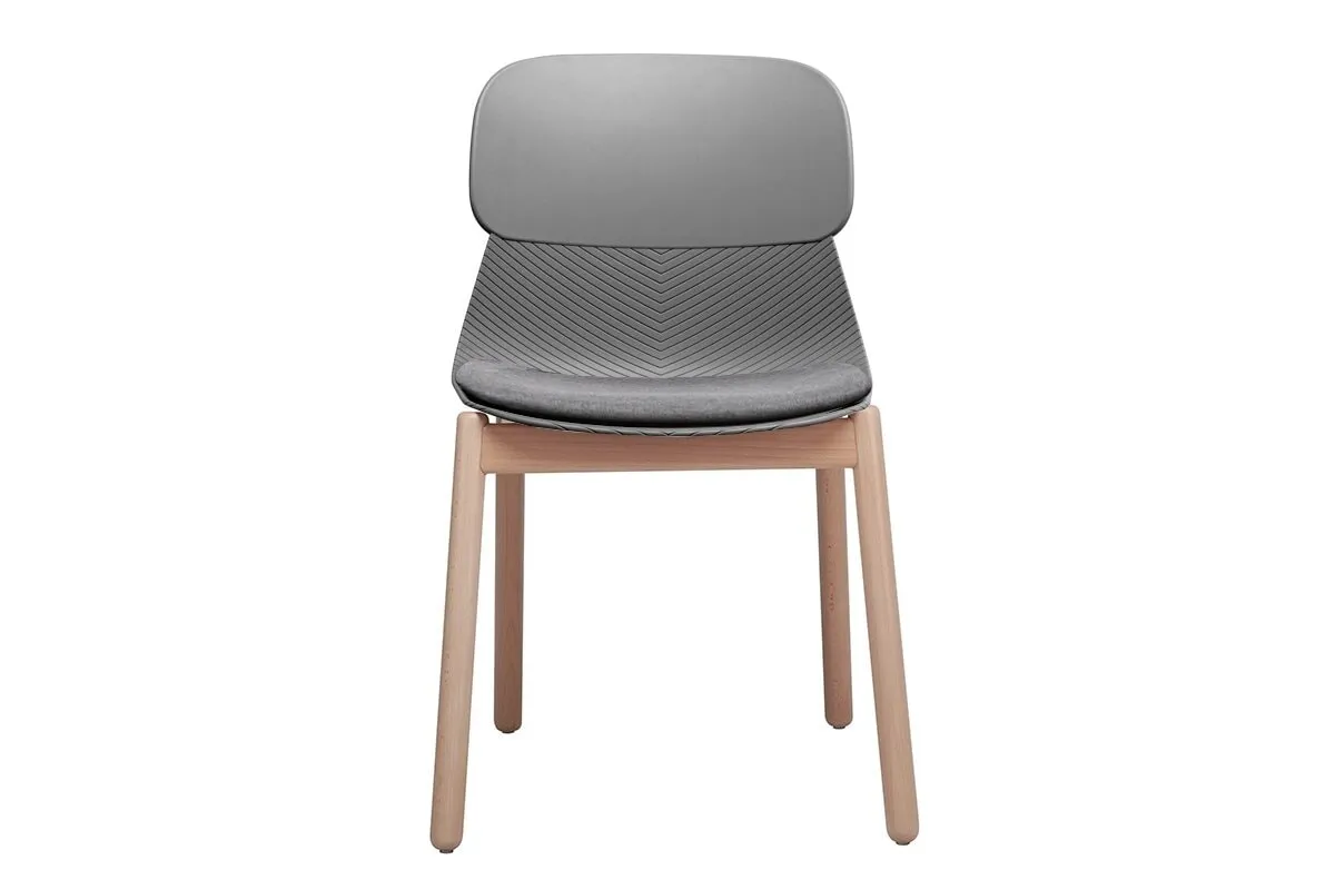Sammy Plastic Chair - Wooden Leg